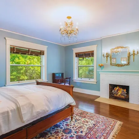 Martha'S Bed And Breakfast-2